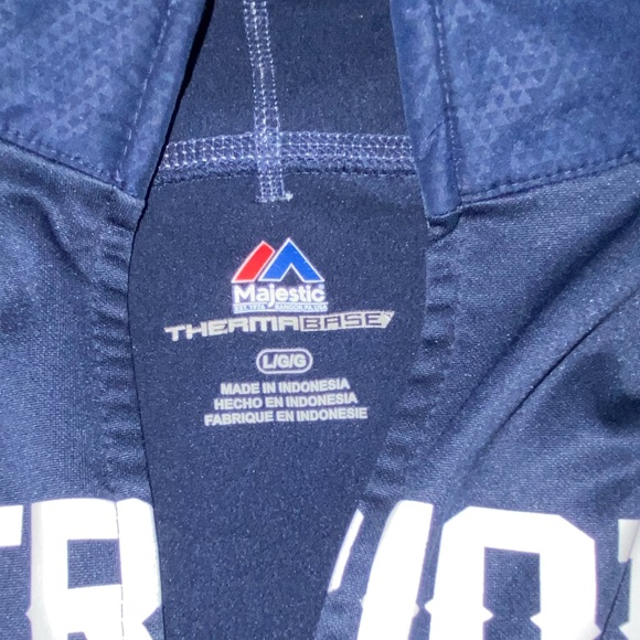 Lightly Used Patriots Zip-Up - Picture 5 of 5